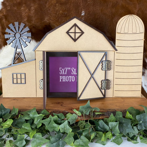 Photo Frame Barn with Hinged Doors - Image 5