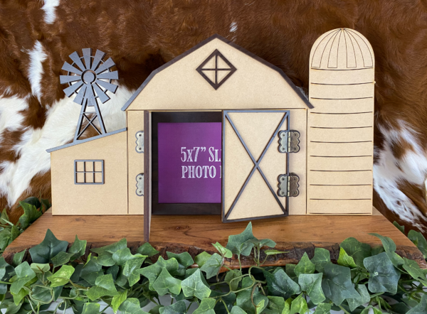 Photo Frame Barn with Hinged Doors - Image 4